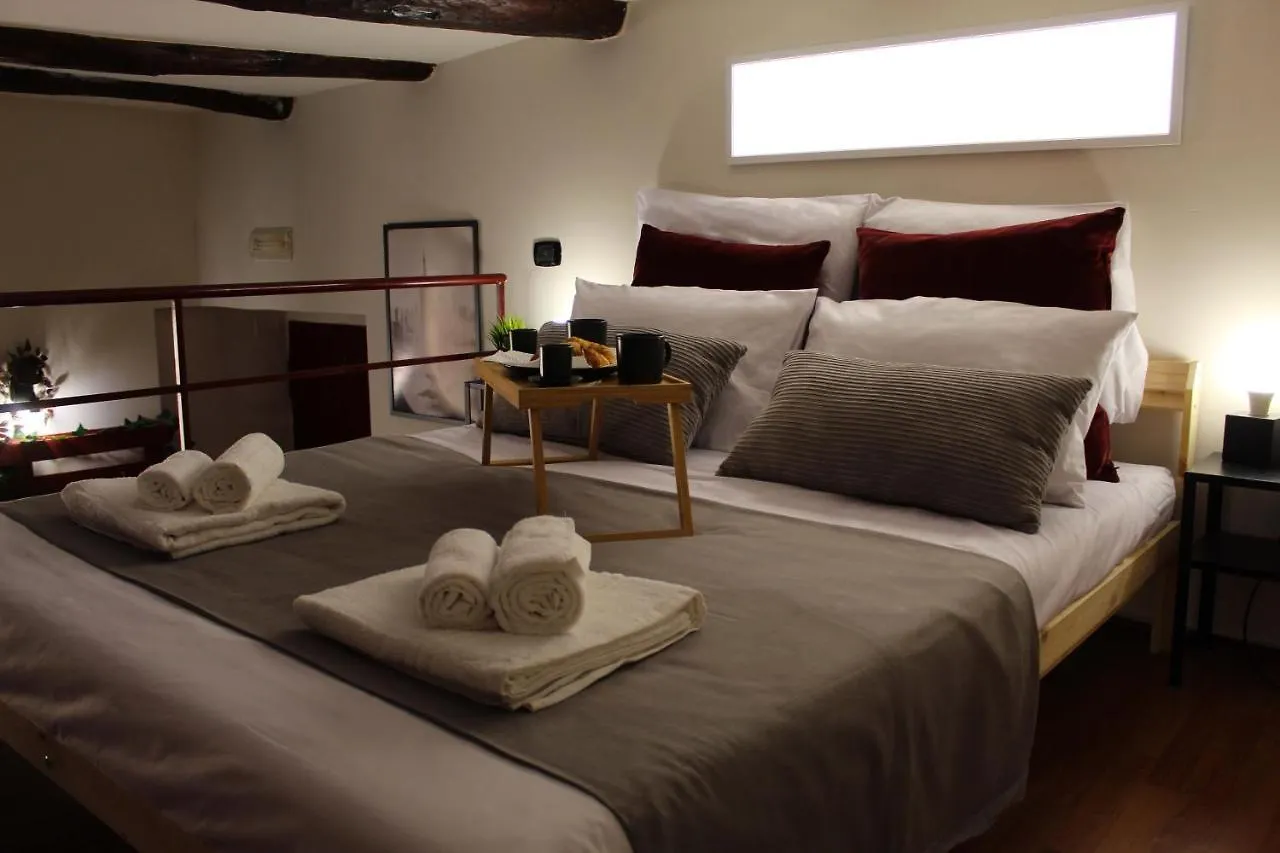 Ferienwohnung Pedamentina Pulcinella Loft Neapel